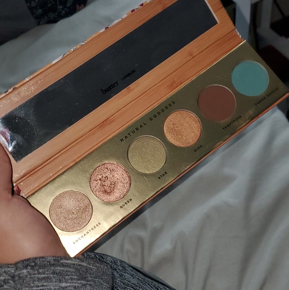 All new butter London pallets ♥️ - Picture 2 of 5